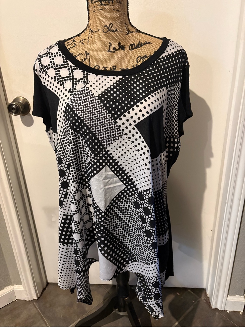 Allison Taylor Black and White Geometric Tunic